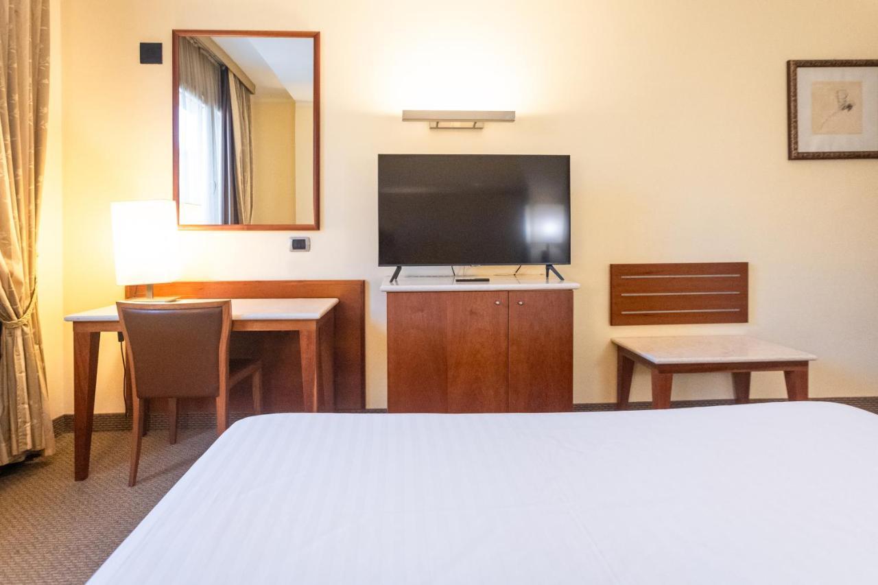 Hotel Airone - Ombrellone Incluso Al Bagno Dolce Vita A Marina Dal 1 Giugno Al 15 Settembre Grosseto Exterior foto