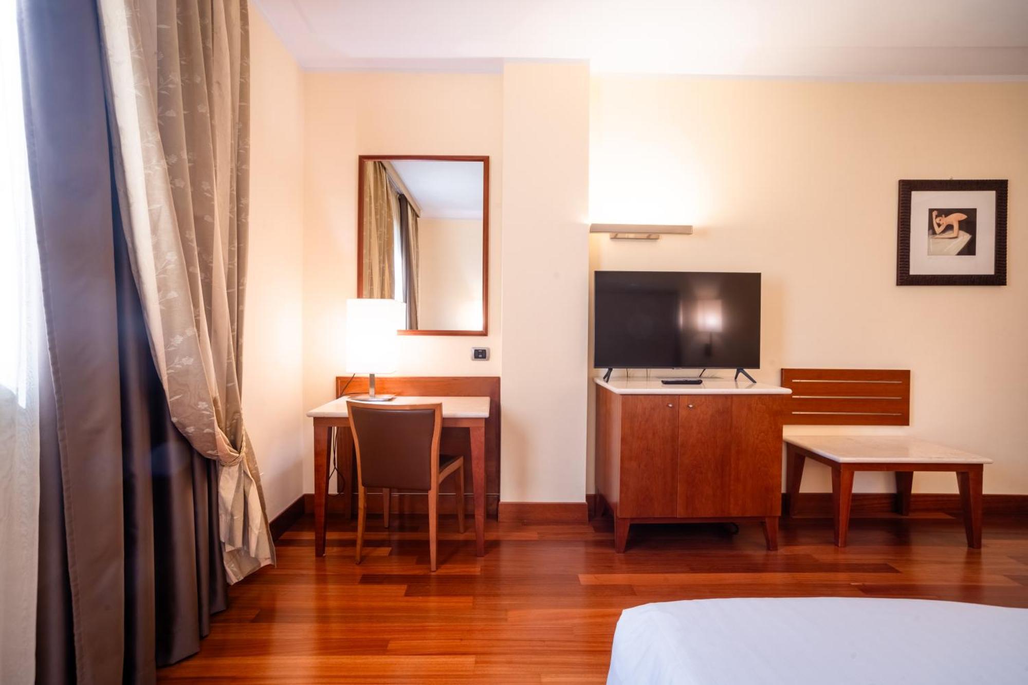 Hotel Airone - Ombrellone Incluso Al Bagno Dolce Vita A Marina Dal 1 Giugno Al 15 Settembre Grosseto Exterior foto